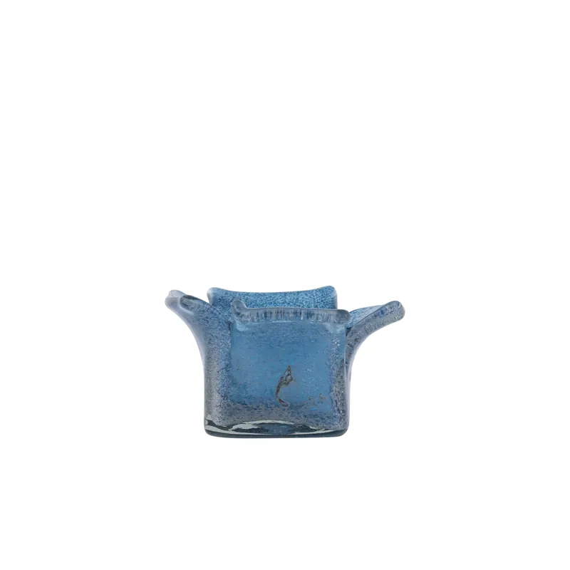 Teelichthalter aus massivem Glas mit glänzend blauer Oberfläche, organischer Form, stapelbar, S – Aliah | PTMD Knallerangebot