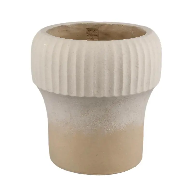 Blumentopf – Gerippter Rand, Runde Form, Beige Oberfläche, Zement Material, XXL – Emilee | PTMD Jetzt Bestellen
