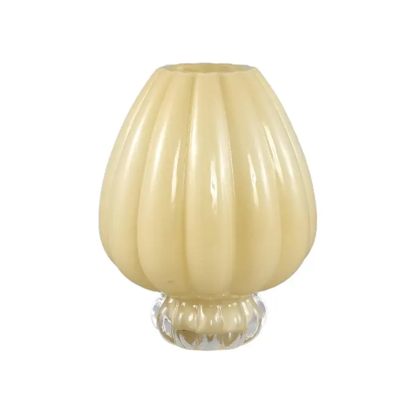 Neue Kollektion Vase – Gerippte Struktur, Milchglas Material, Creme, Mit Fuß, L – Syamer | PTMD