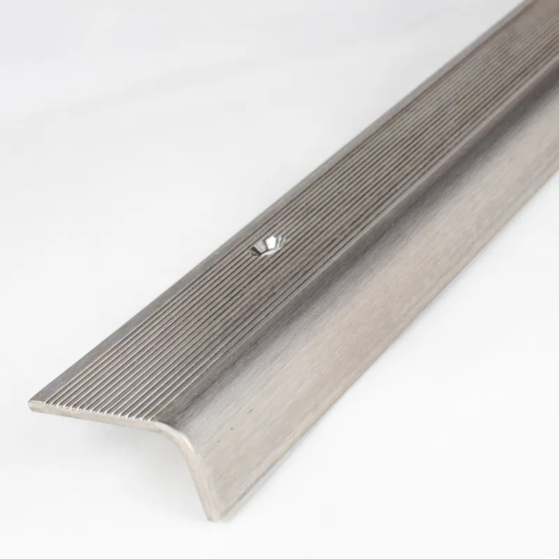 Angebot Auer Treppenkanten & Winkelprofil Richbrook Rutschhemmend R10 DIN 51130 20 x 40 mm Edelstahl