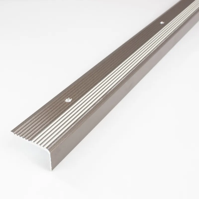 Auer Treppenkanten & Winkelprofil Cecina 23 x 40 mm Abriebfest Spezialemailliert Nachleuchtend Mega-Angebot