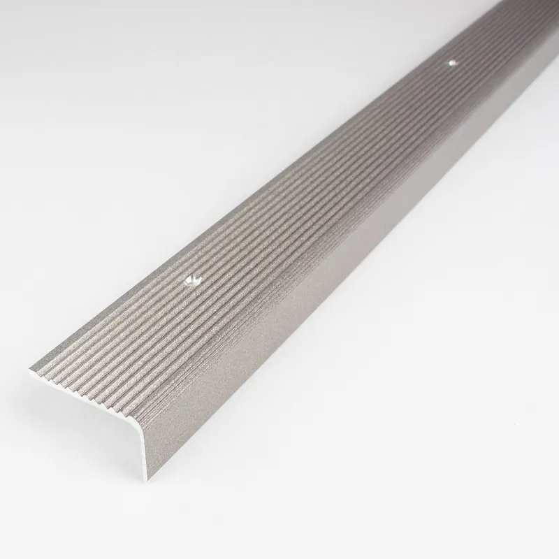 Auer Treppenkanten- & Winkelprofile Fondi H 23 mm B 40 mm Abriebfest Spezialemailliert Alu Beliebt