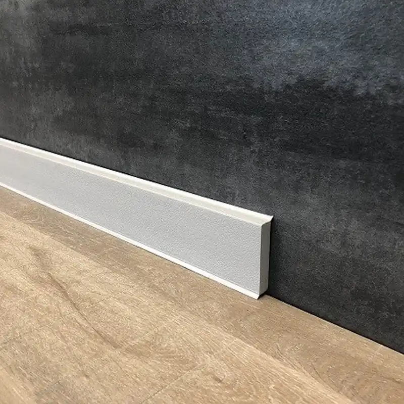 Heißes Angebot PVC Sockelleiste Hartschaum Fußleiste Monopoli 12 x 60 x 2500 mm genarbt versch. Farbe