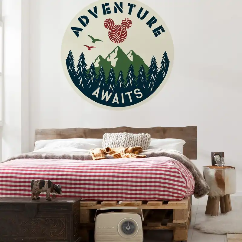 Komar Fototapete Disney Dot Micky Abenteuer 125 x 125 cm Vlies Selbstklebend Wald Berge Cartoon Markenprodukt