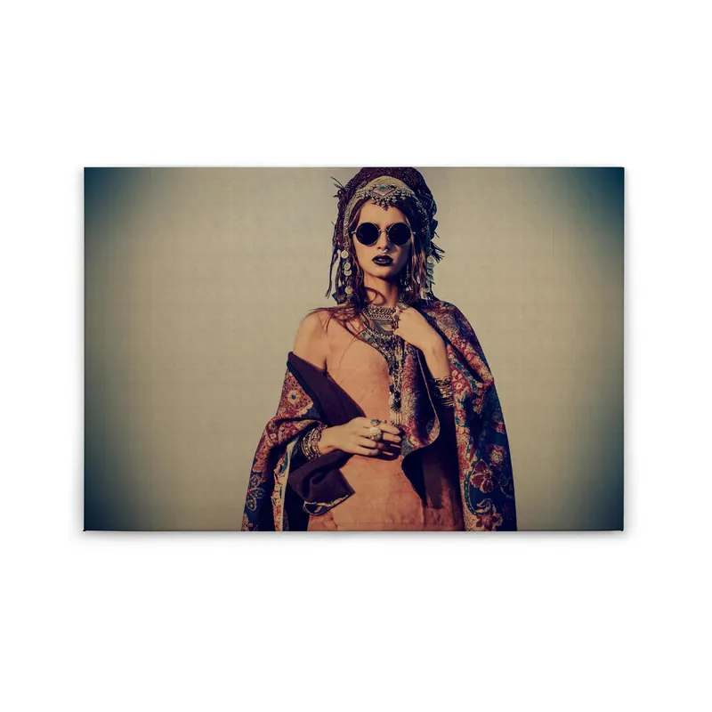Direkt Vom Hersteller Tadessi Leinwandbild Frau Person - 60 x 90 cm - M1-No.50163 - Keilrahmen in Beige Rot