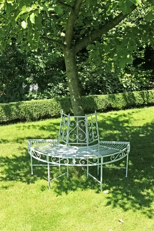 Neue Kollektion Baumbank-Halbkreis Varda / Narvi Weiß