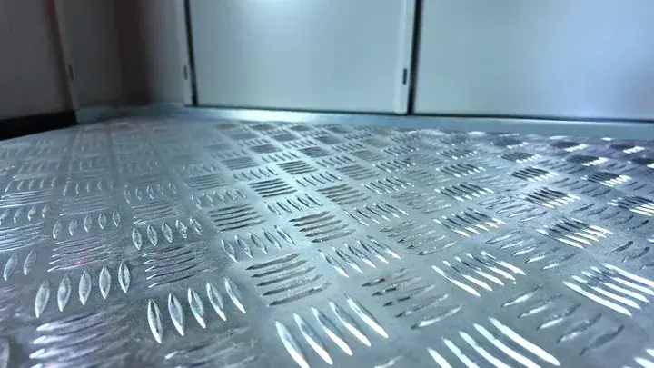 Aluminium-Riffelblech zu Metall-Gerätehaus Gary 2 Schnäppchen